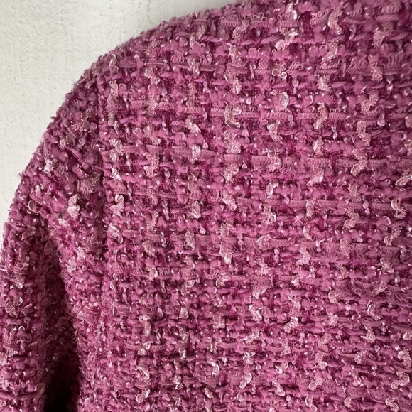 Authentic beautiful Gucci pink tweed belted jacket in very good condition - Picture 9 of 16